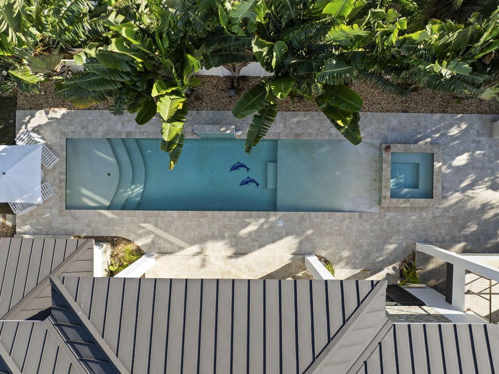 SUN & SURF CLUB COMM - Residential