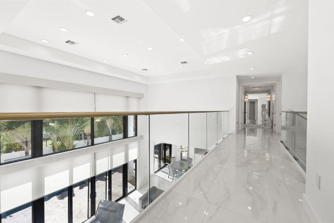 SUN & SURF CLUB COMM - Residential