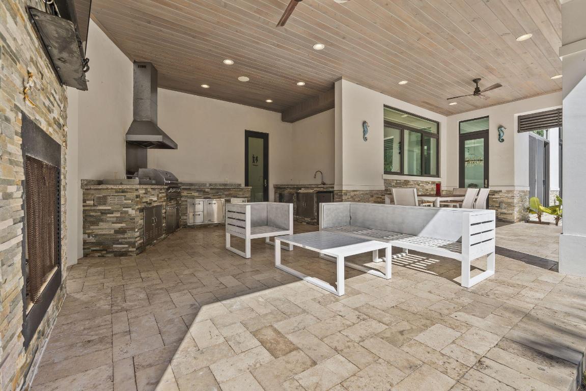 SUN & SURF CLUB COMM - Residential