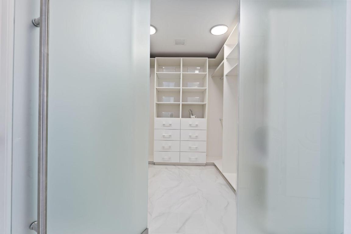 SUN & SURF CLUB COMM - Residential