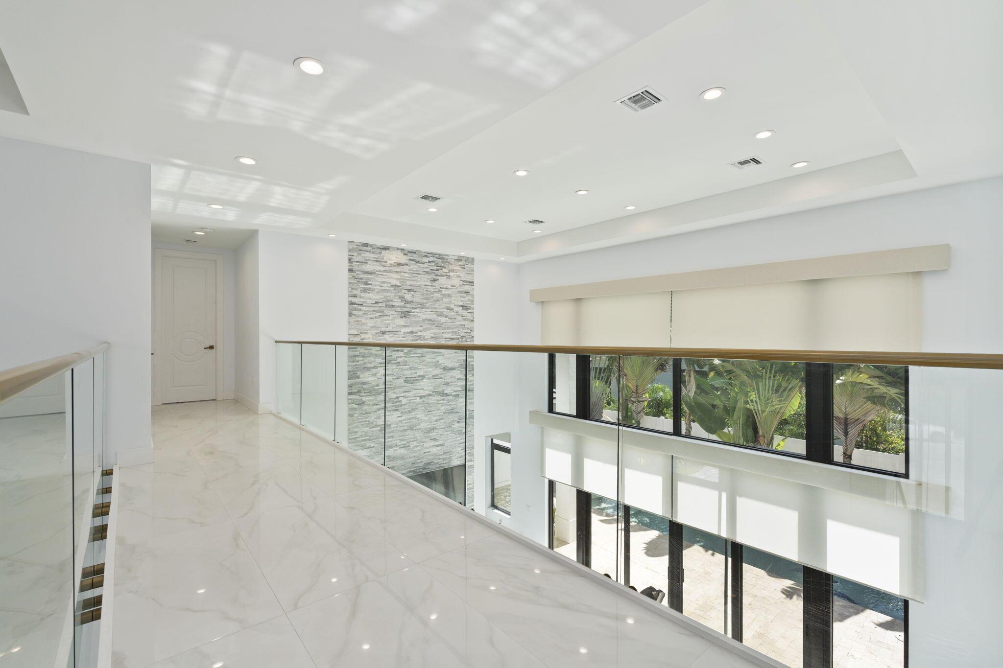 SUN & SURF CLUB COMM - Residential