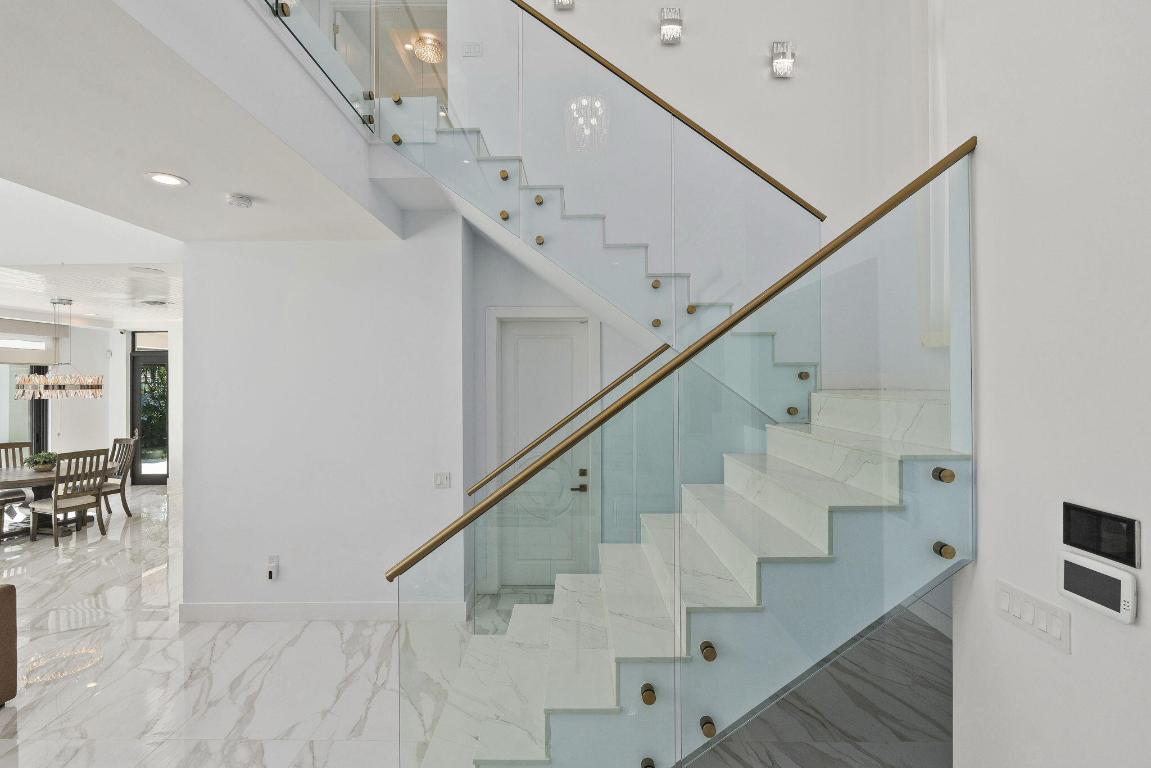 SUN & SURF CLUB COMM - Residential