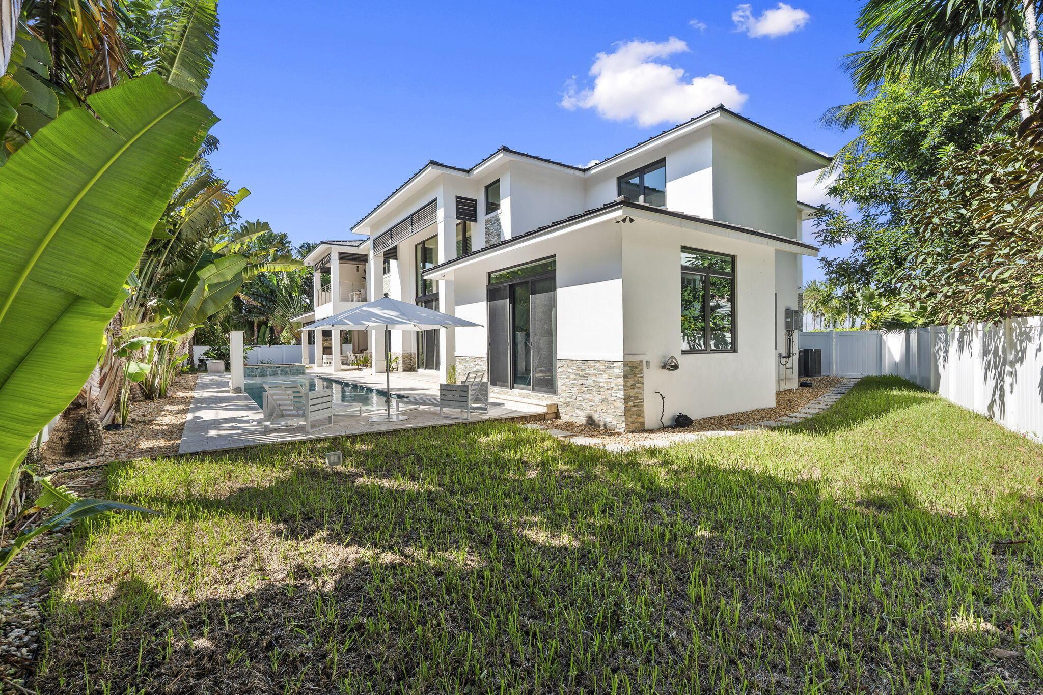 SUN & SURF CLUB COMM - Residential