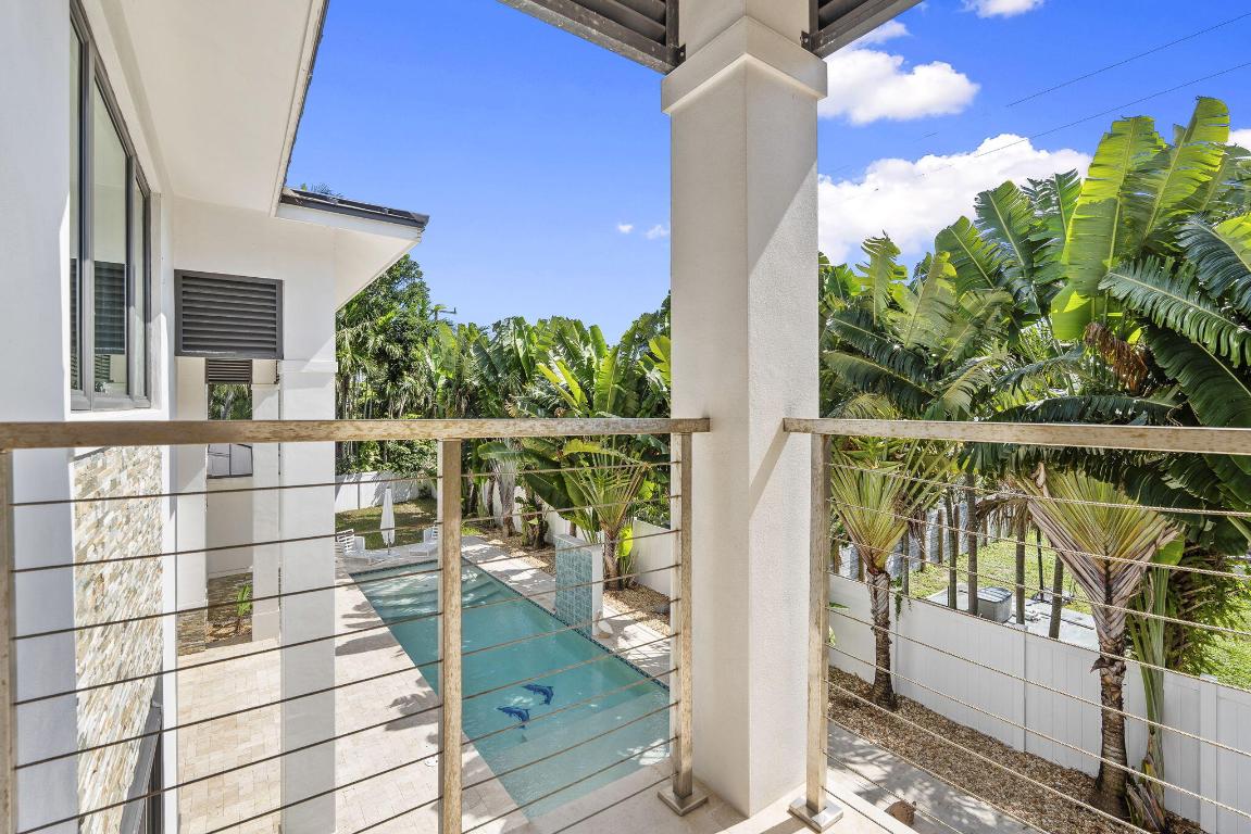 SUN & SURF CLUB COMM - Residential