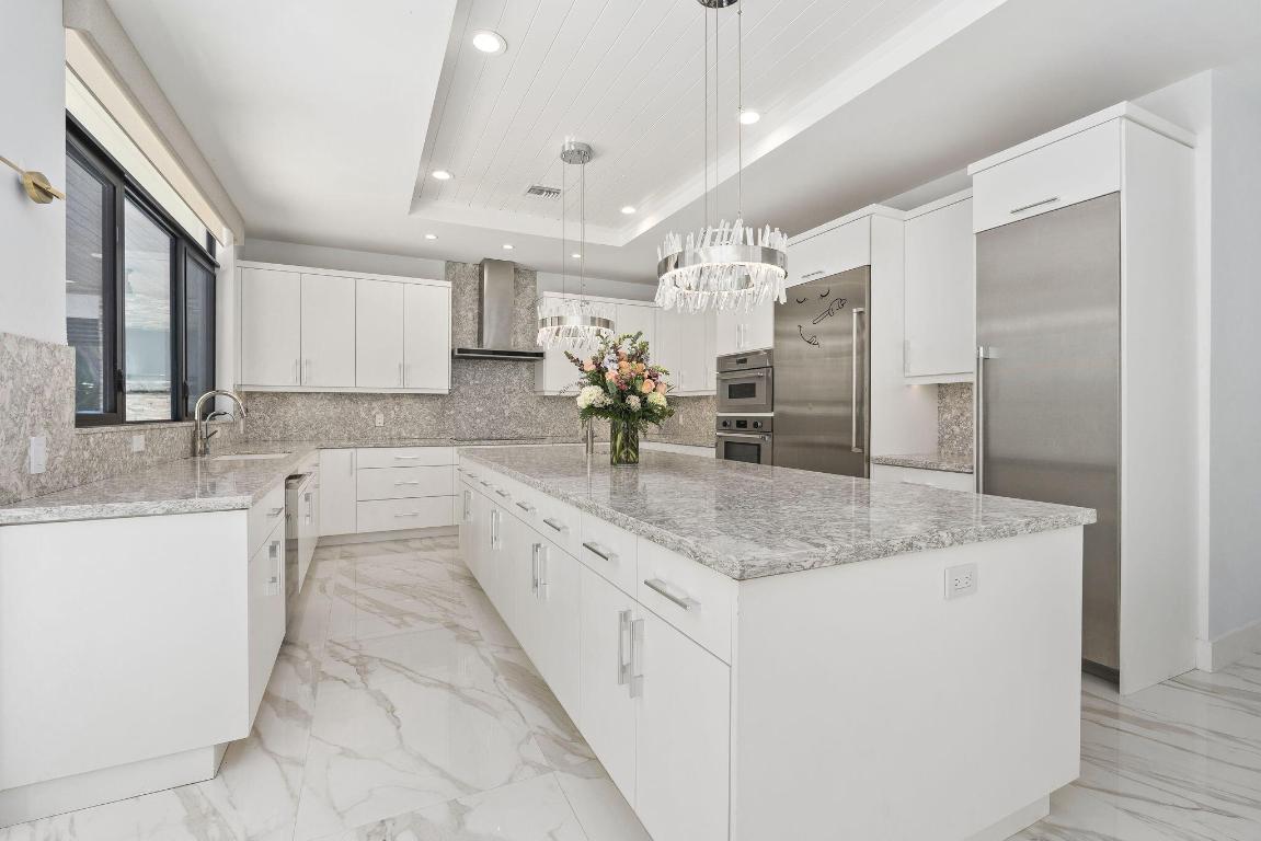 SUN & SURF CLUB COMM - Residential