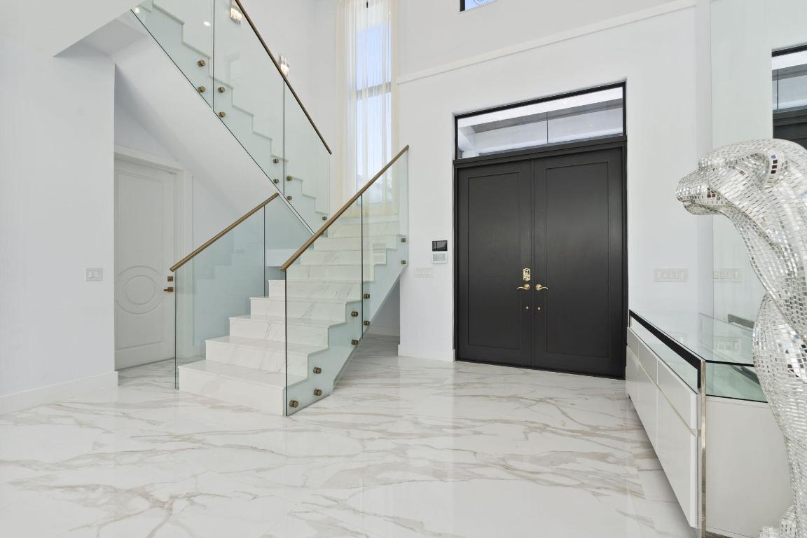 SUN & SURF CLUB COMM - Residential