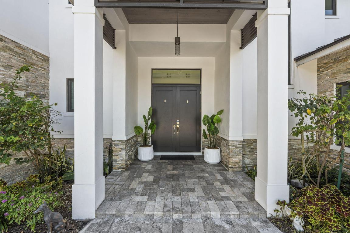 SUN & SURF CLUB COMM - Residential