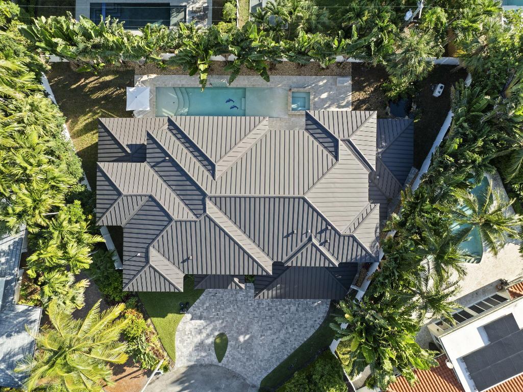 SUN & SURF CLUB COMM - Residential