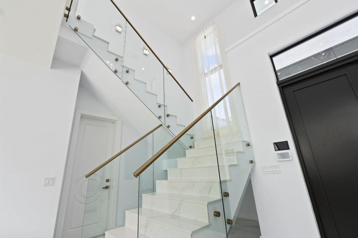 SUN & SURF CLUB COMM - Residential