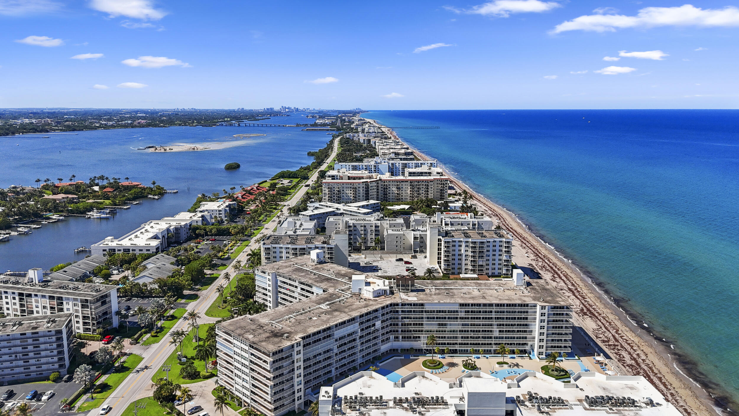 BARCLAY CONDO - Residential