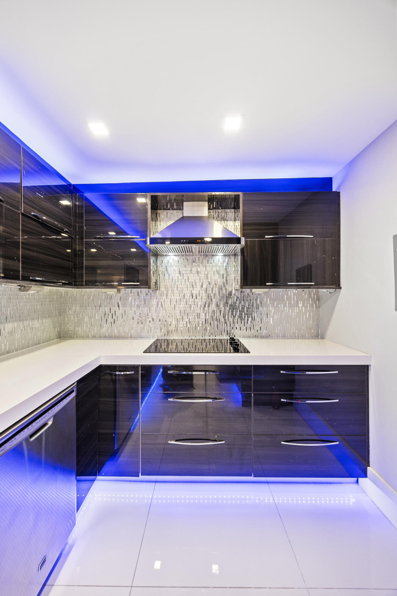 BARCLAY CONDO - Residential
