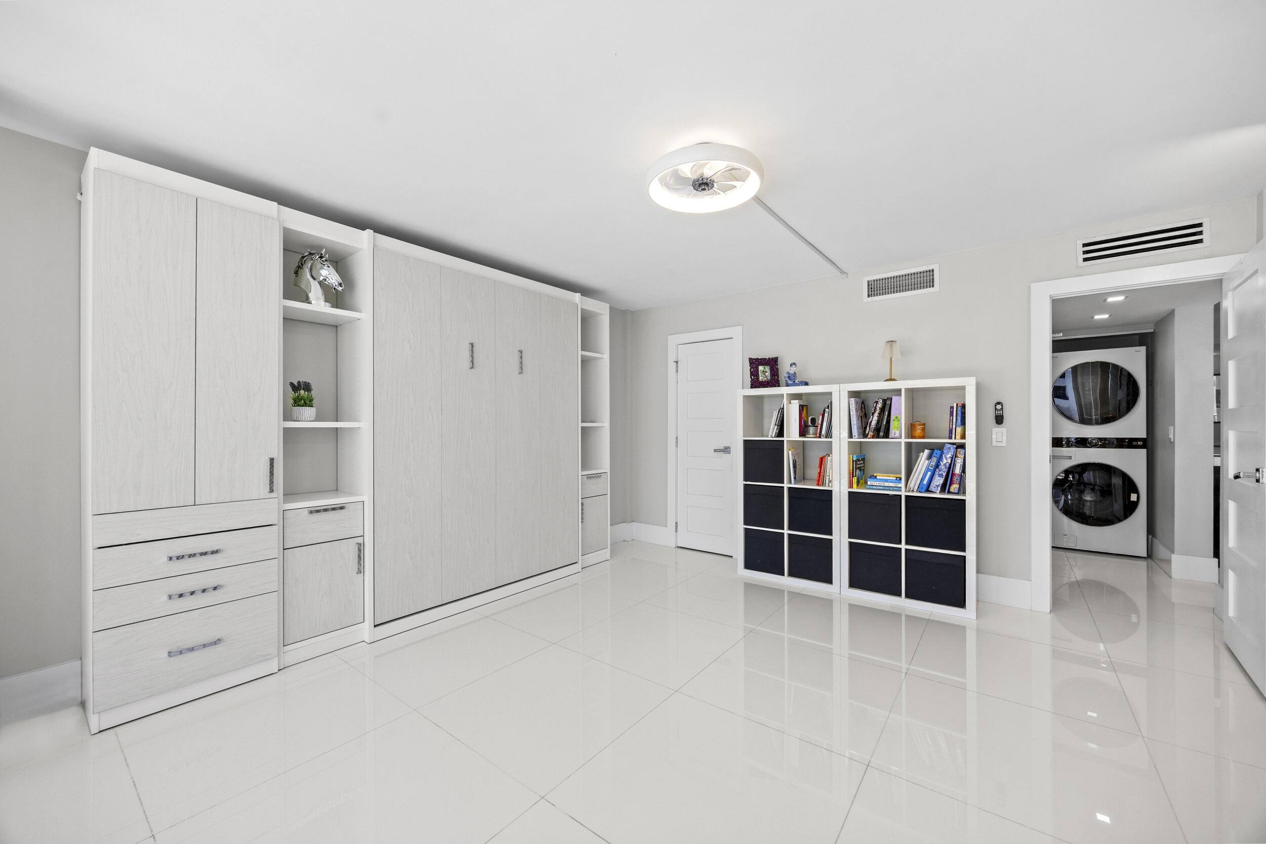 BARCLAY CONDO - Residential