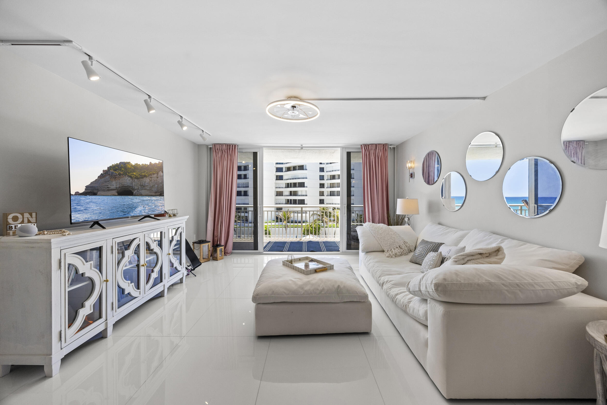 BARCLAY CONDO - Residential
