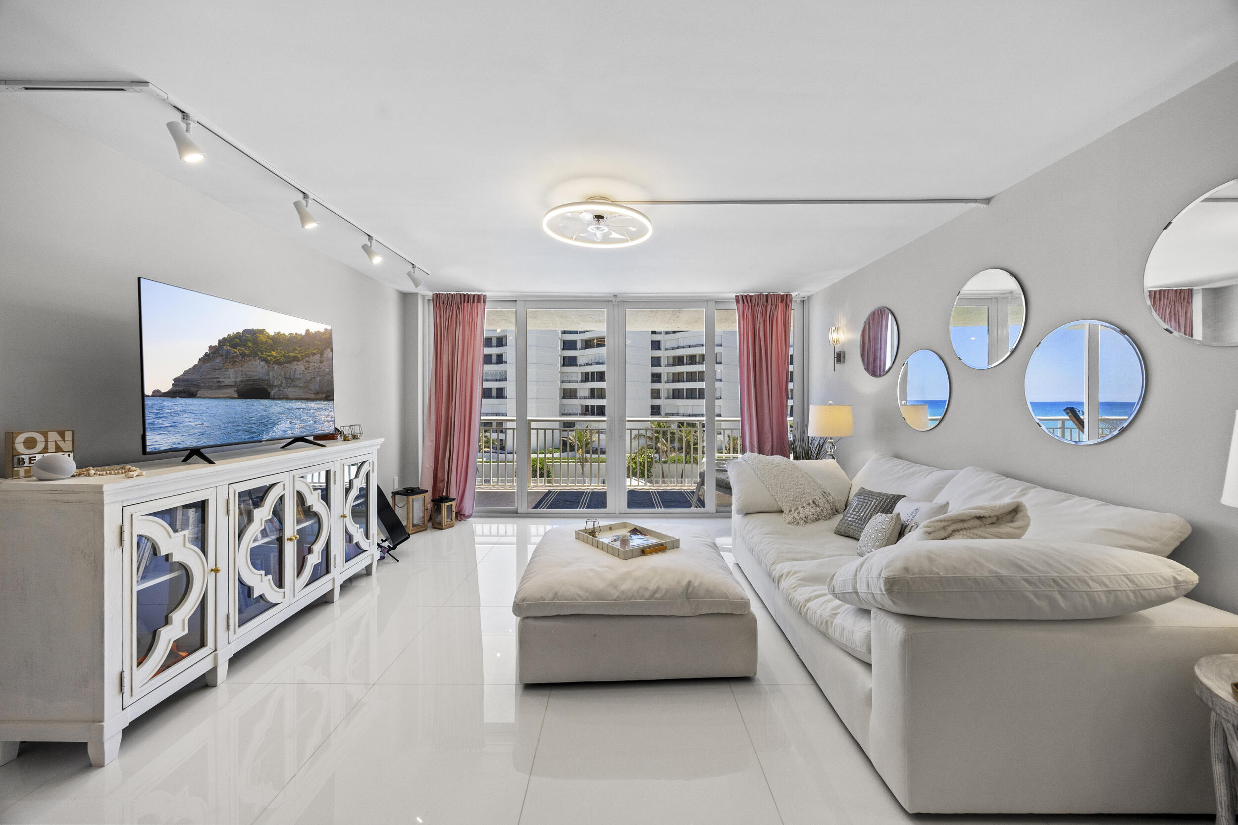 BARCLAY CONDO - Residential