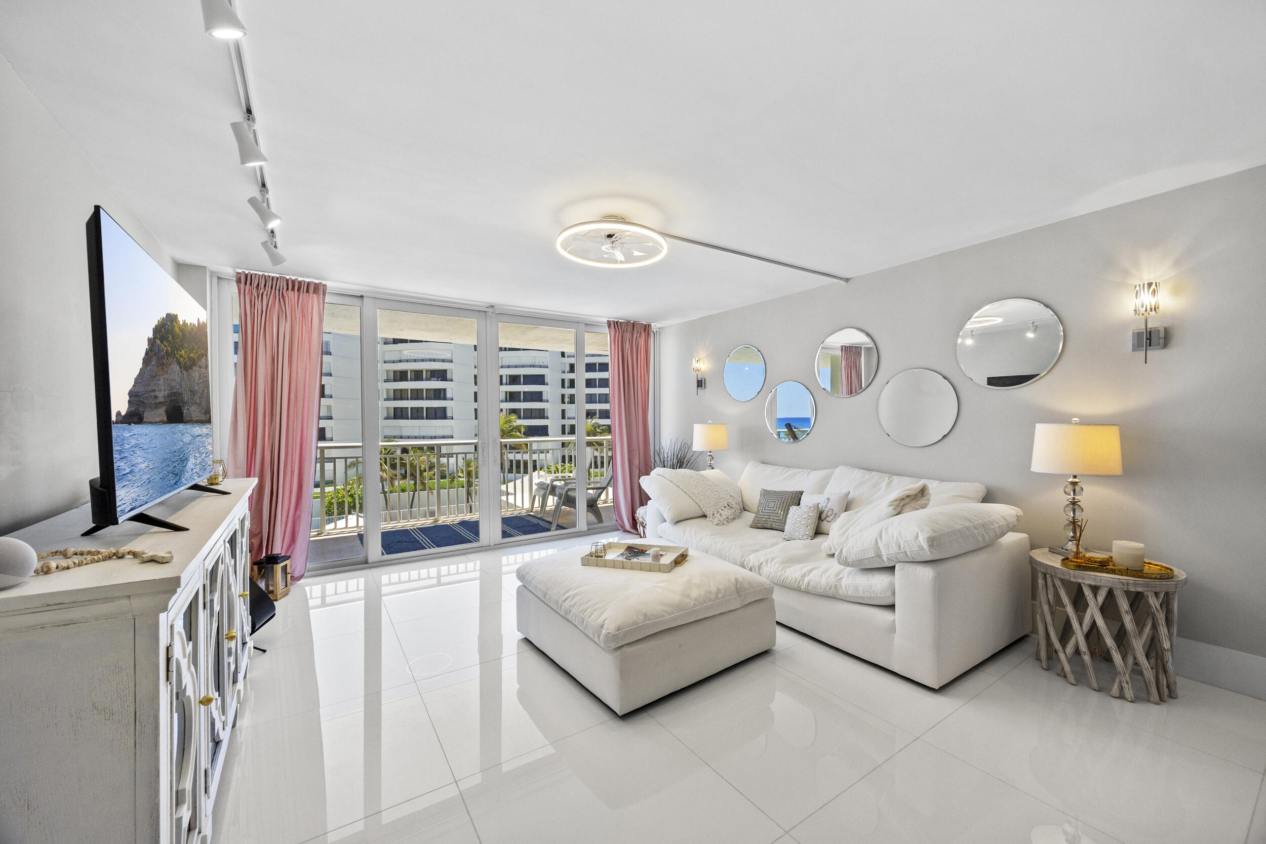 BARCLAY CONDO - Residential