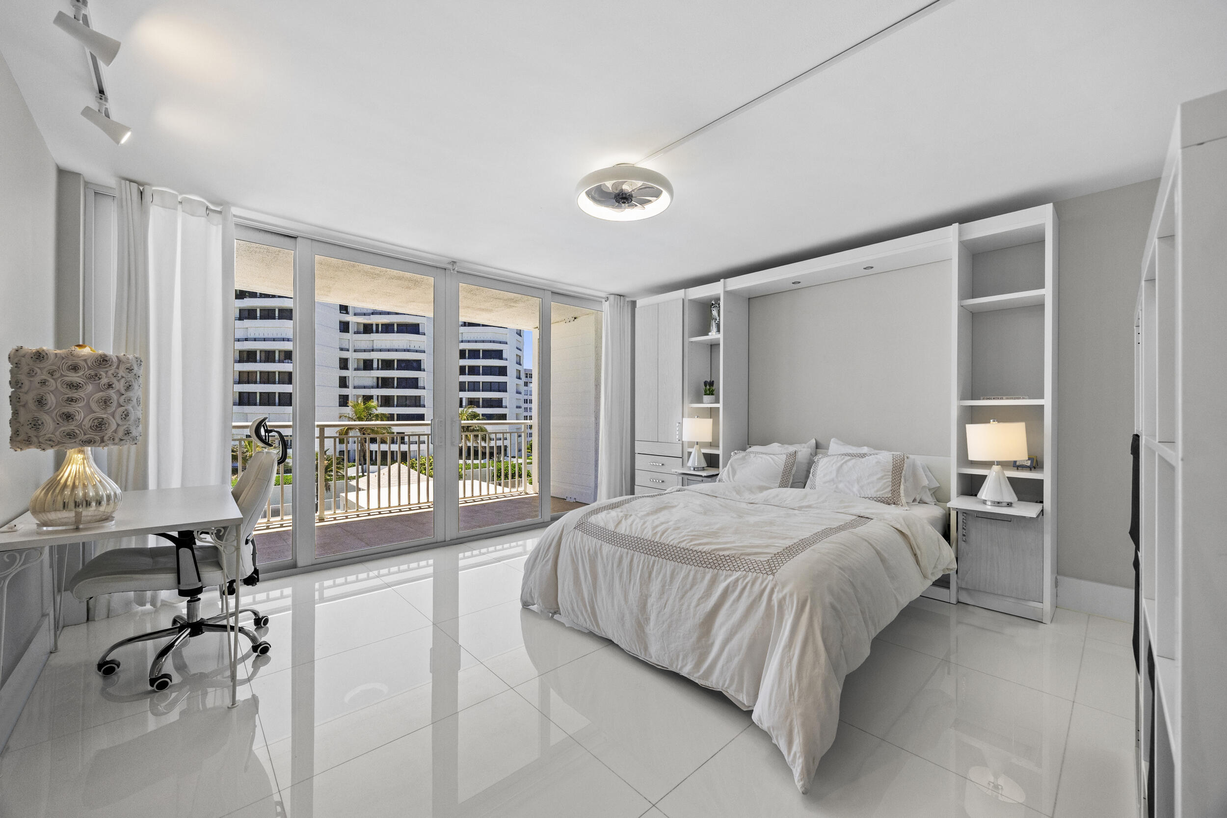 BARCLAY CONDO - Residential