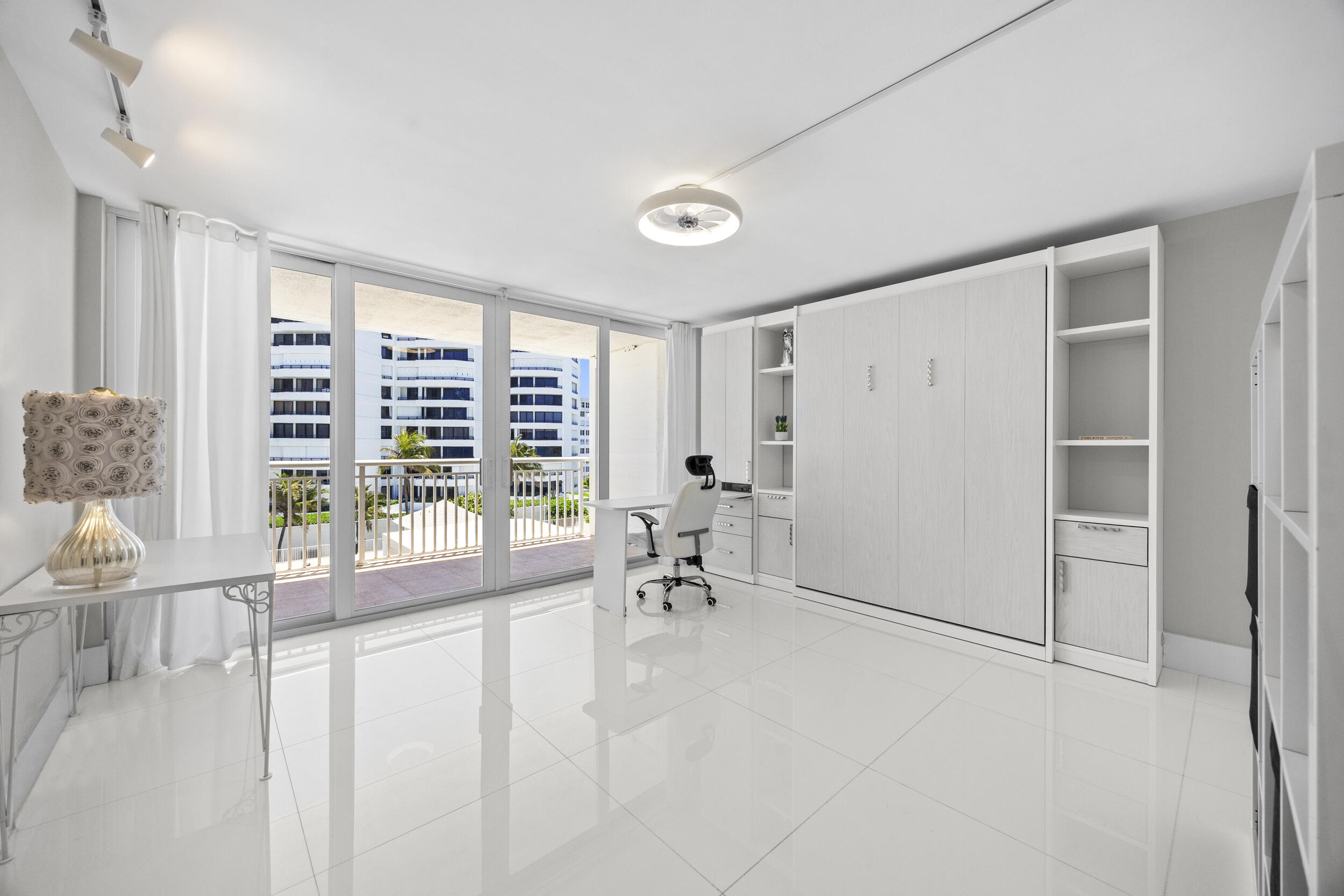 BARCLAY CONDO - Residential