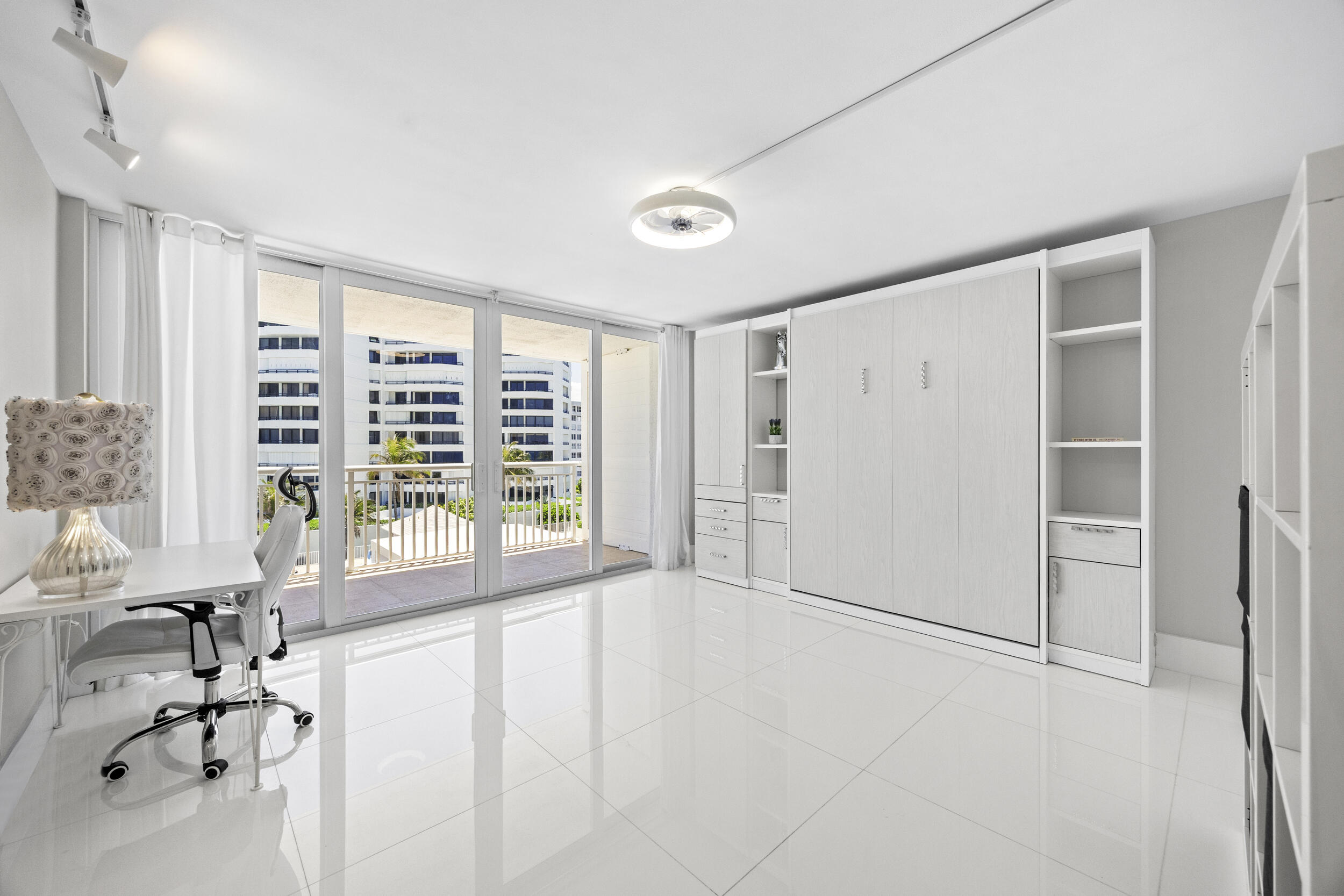 BARCLAY CONDO - Residential
