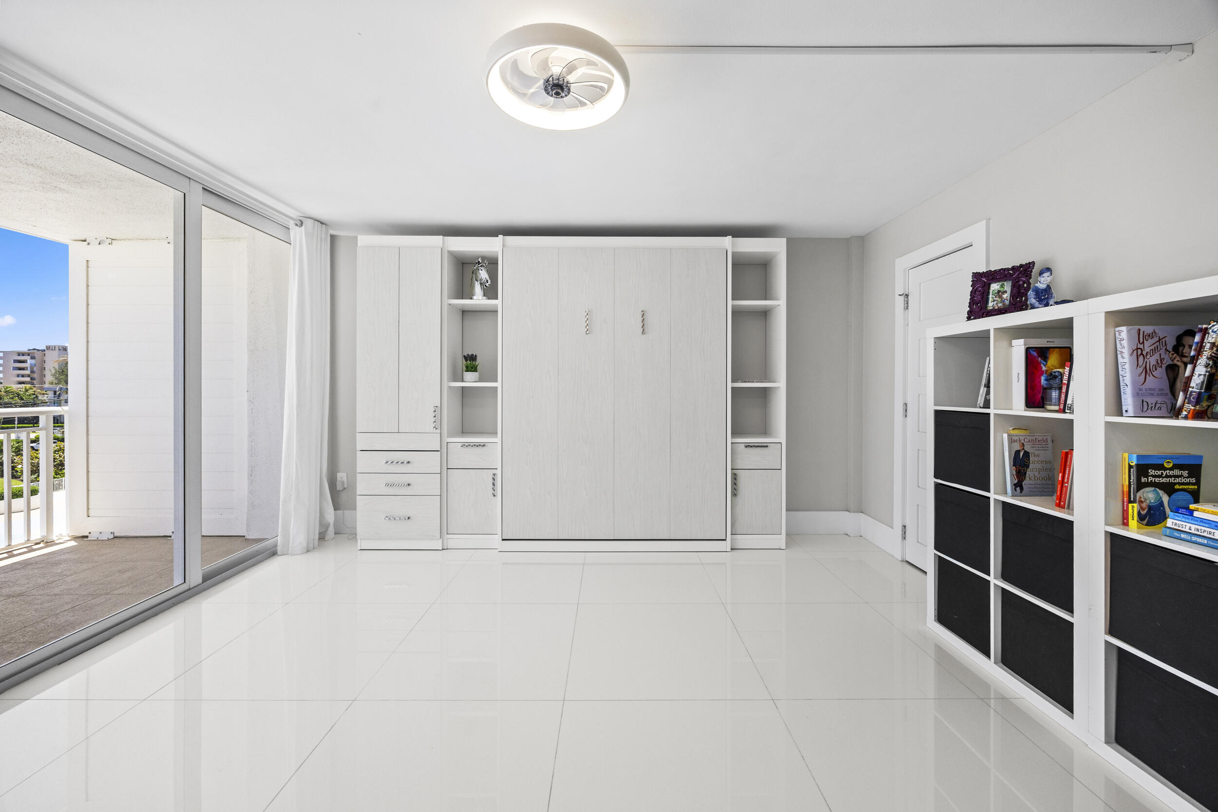 BARCLAY CONDO - Residential