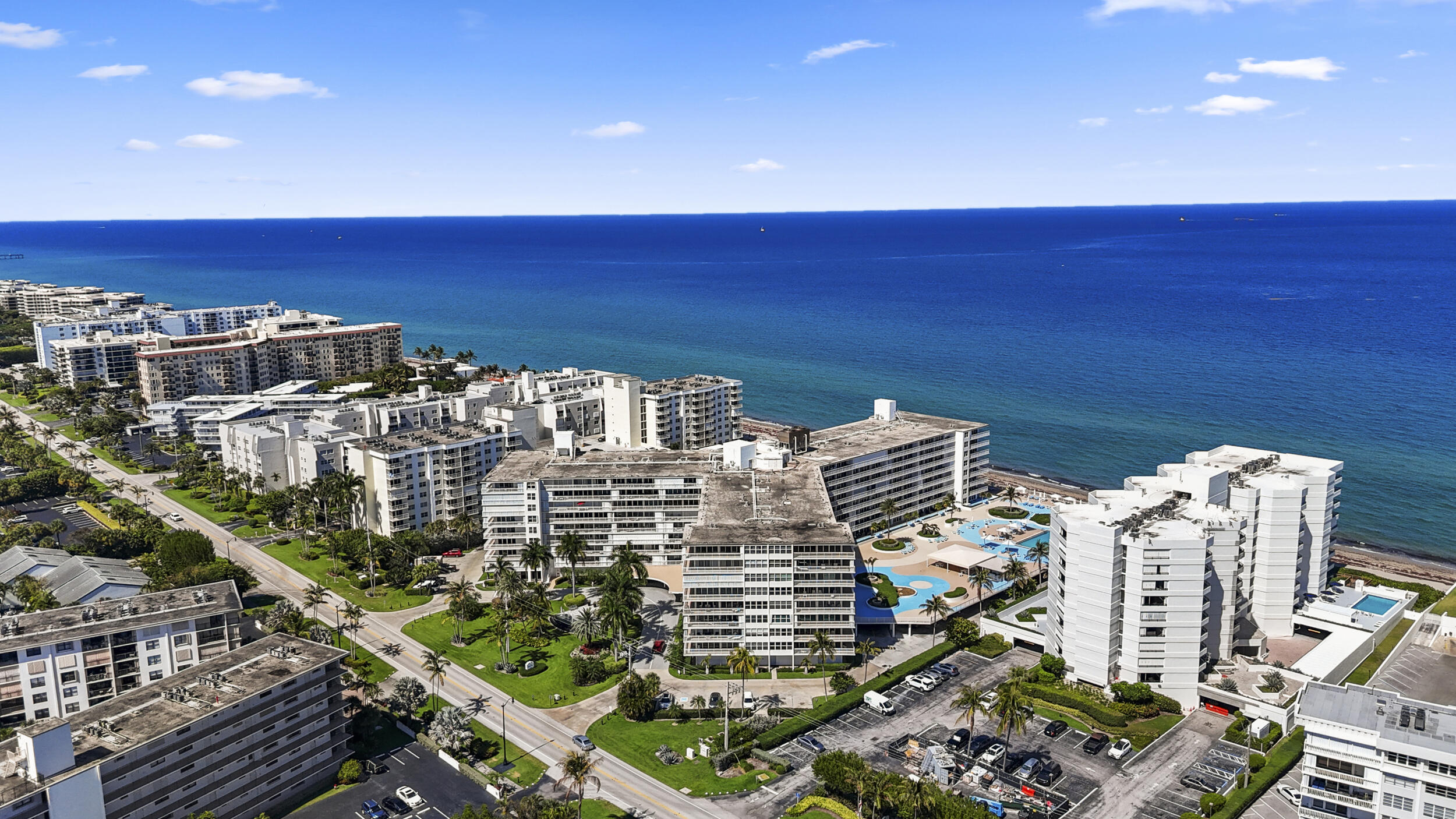 BARCLAY CONDO - Residential