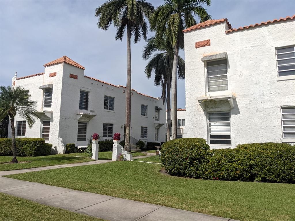 Photo of 817 Tyler Street #5, Hollywood, FL 33019 (MLS # R10758919)