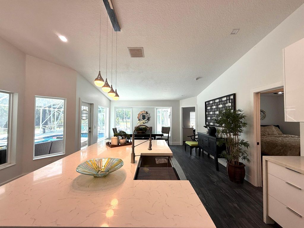 listing image 88