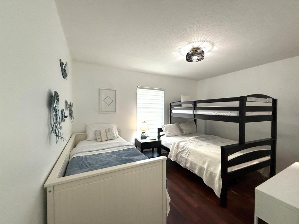 listing image 126
