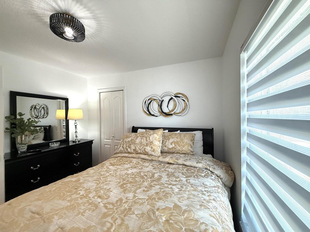 listing image 124