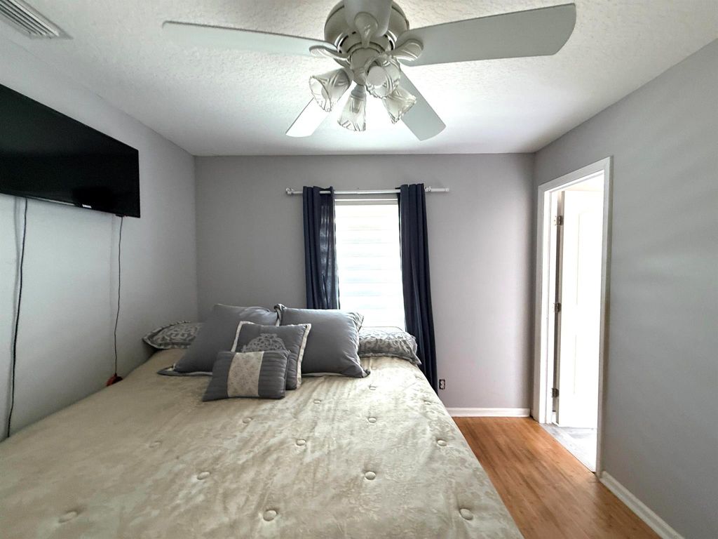 listing image 137