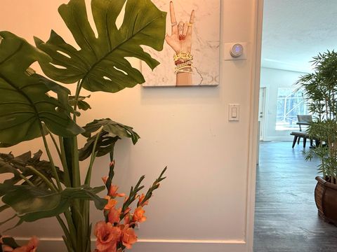 listing image 128