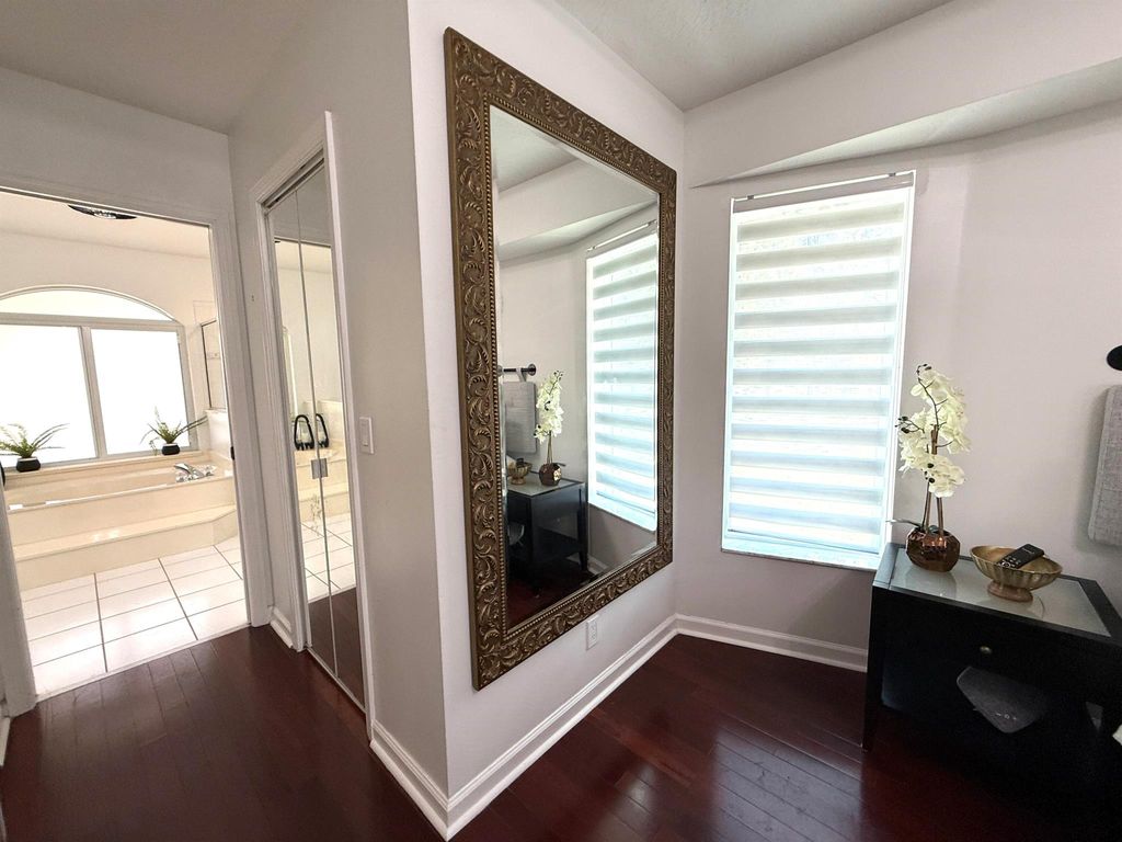 listing image 115