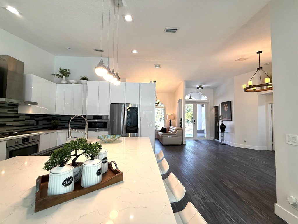 listing image 80