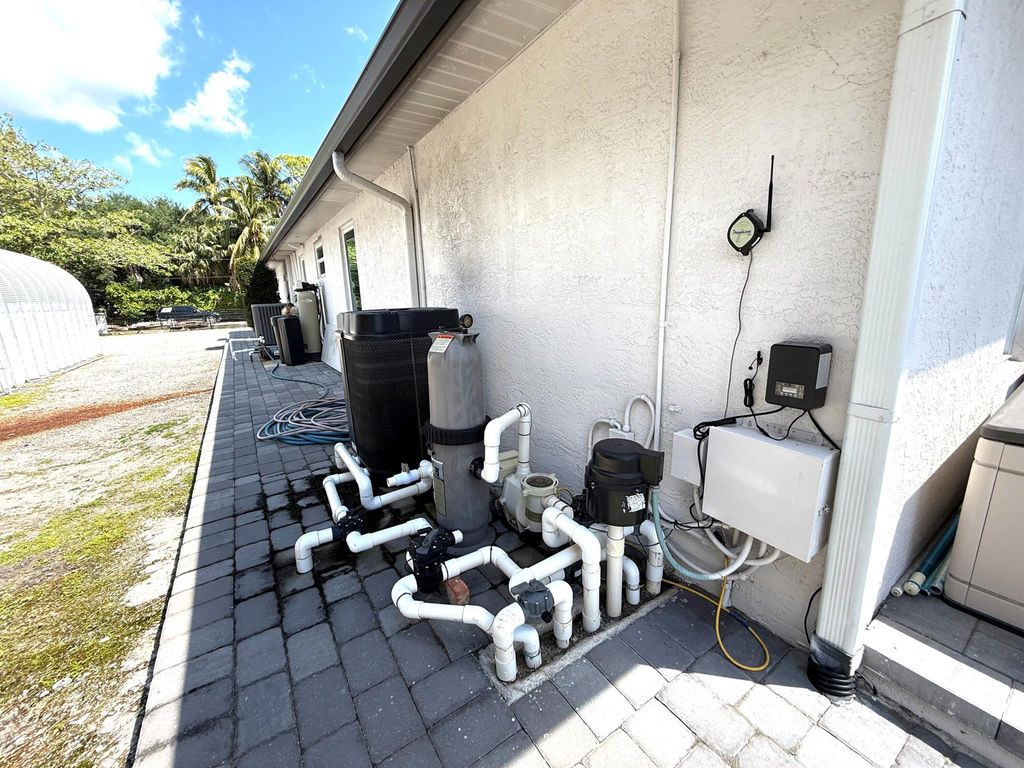 listing image 151