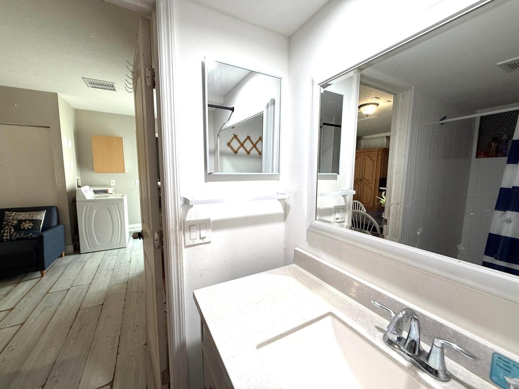 listing image 141