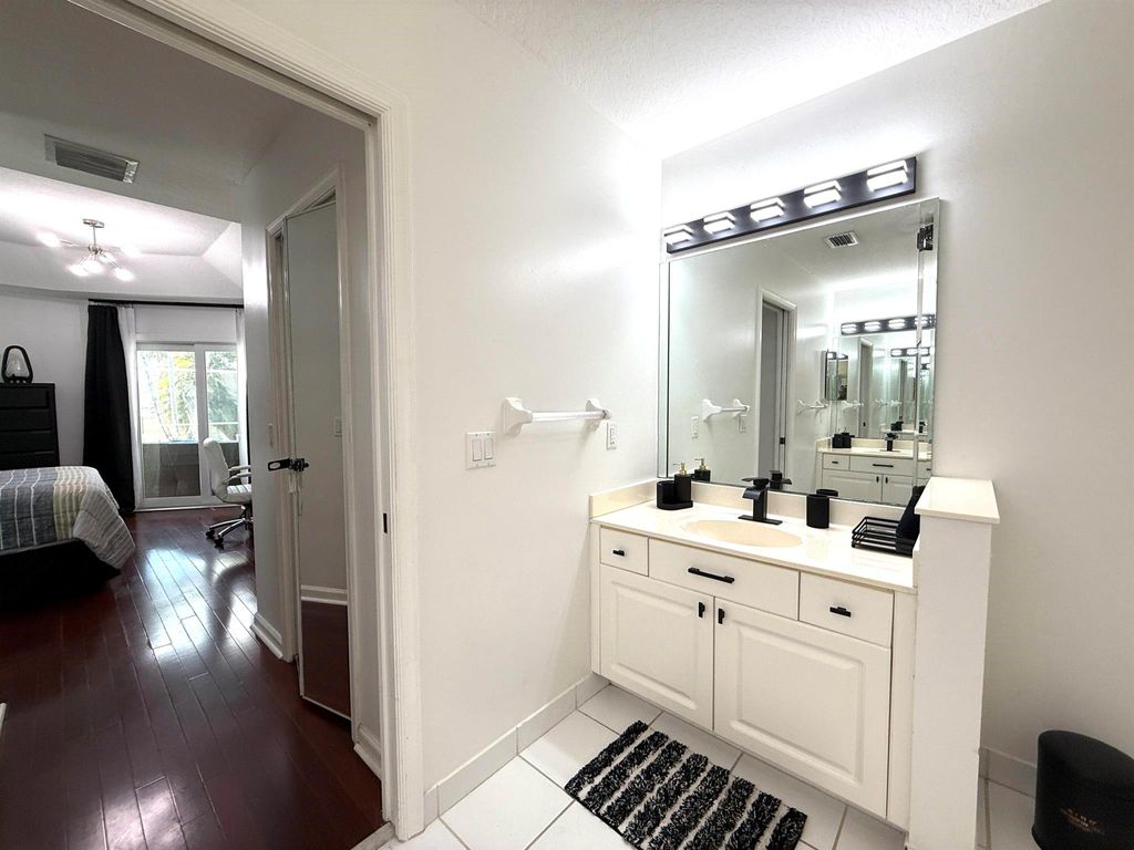listing image 106
