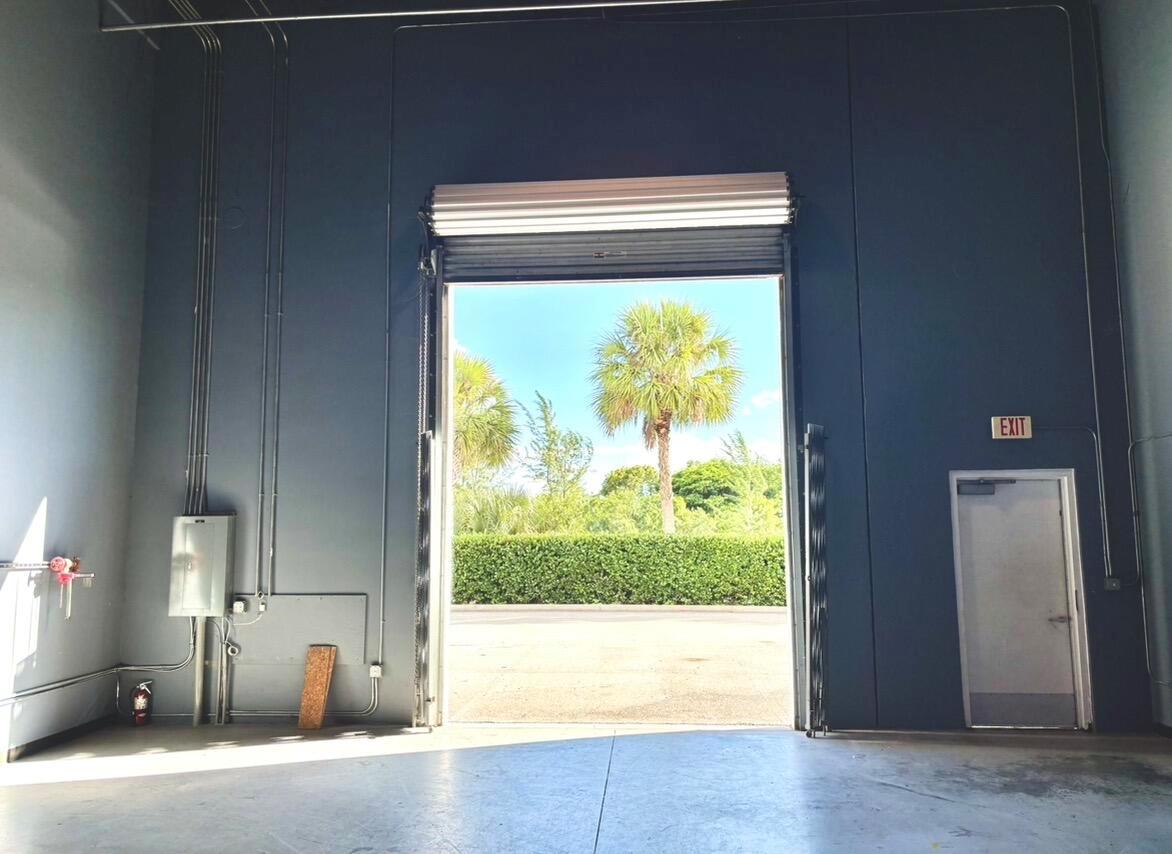 ROYAL PALM BUSINESS PLAZA - Commercial Lease