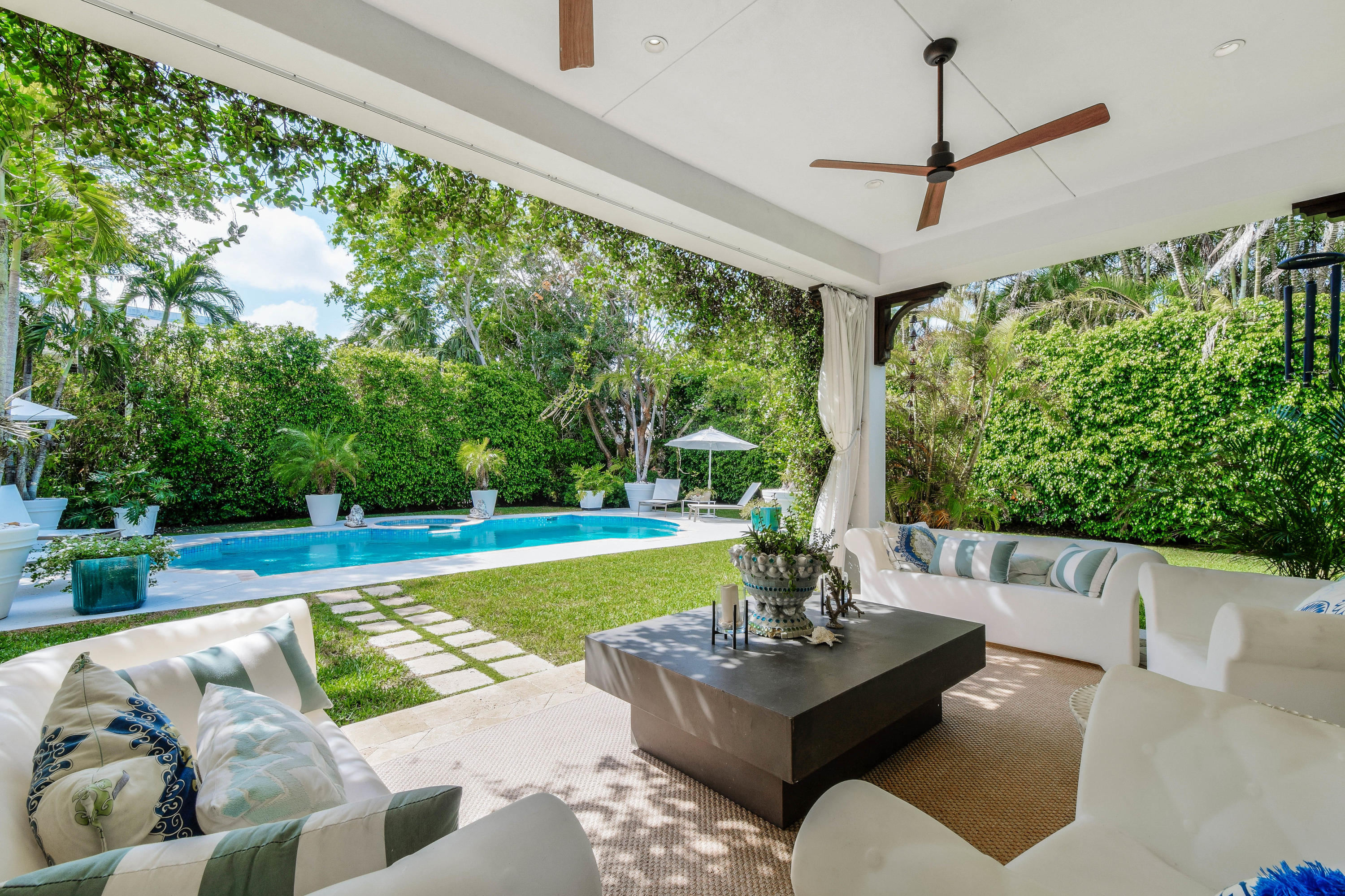 WORTH COURT - Residential