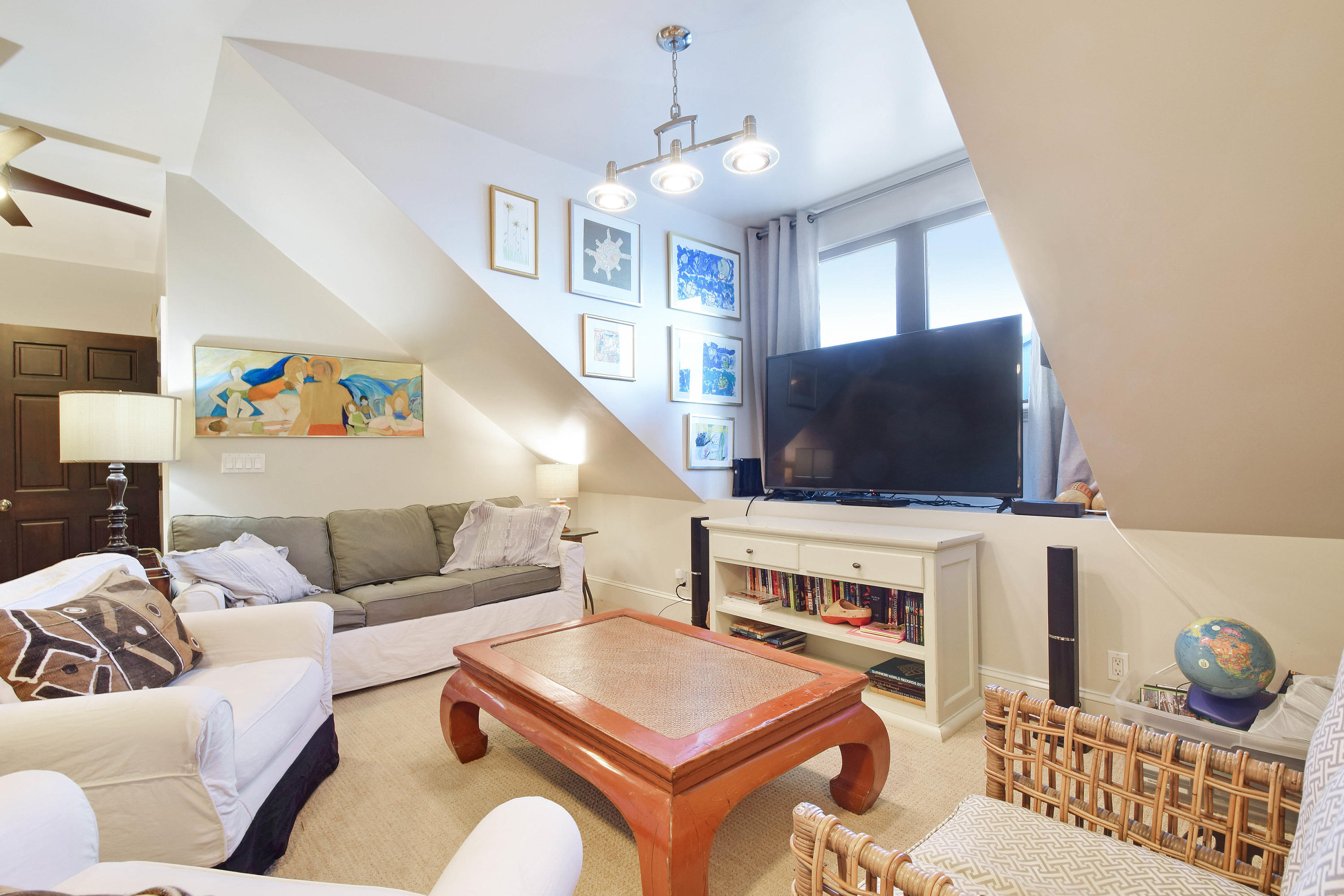 WORTH COURT - Residential