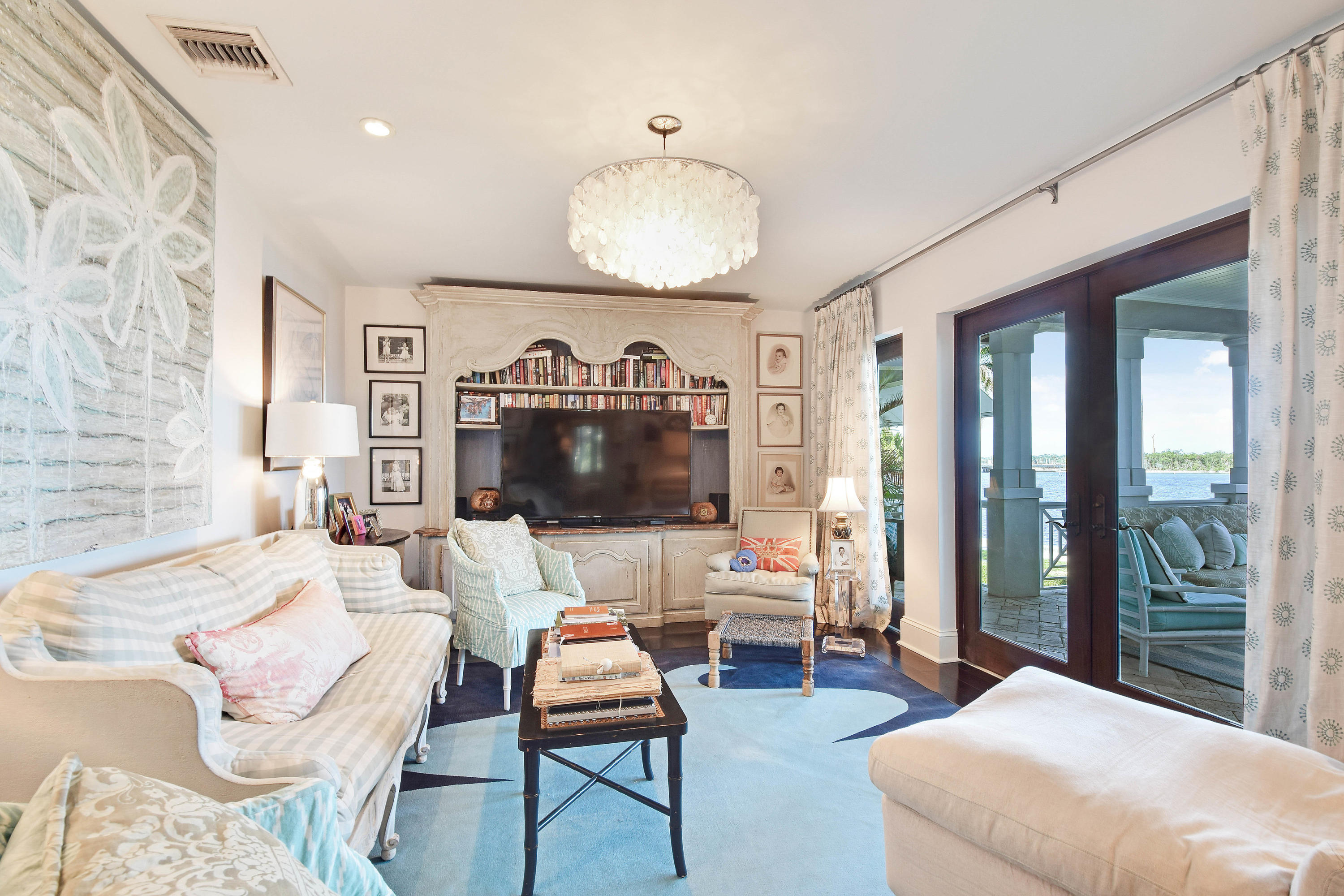 WORTH COURT - Residential