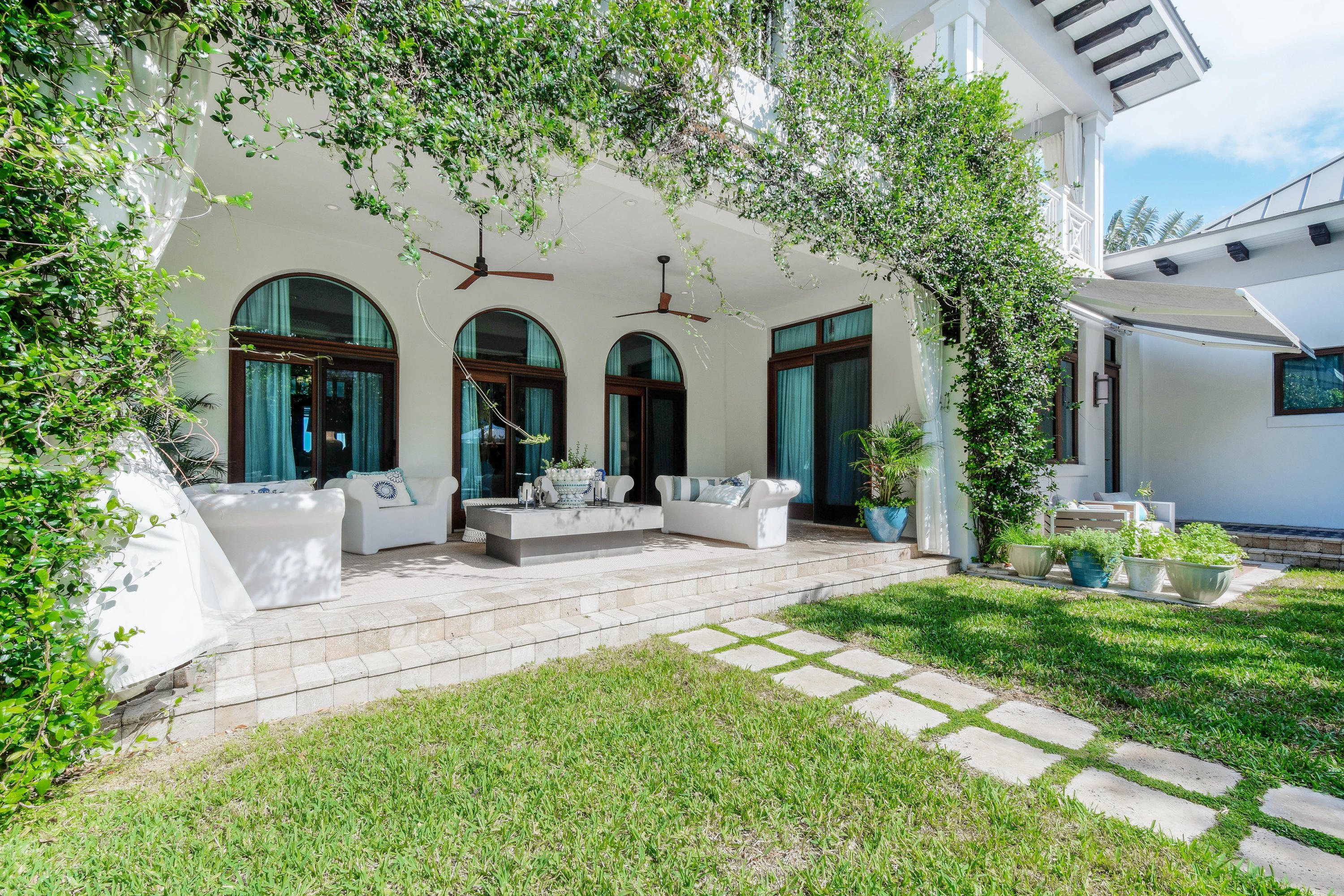 WORTH COURT - Residential