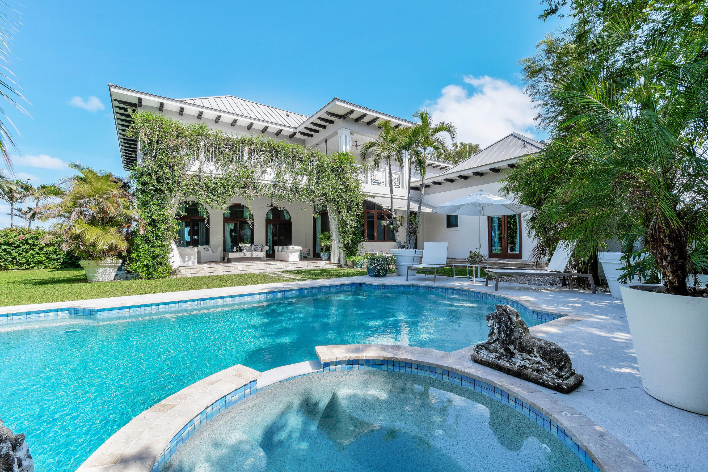 WORTH COURT - Residential