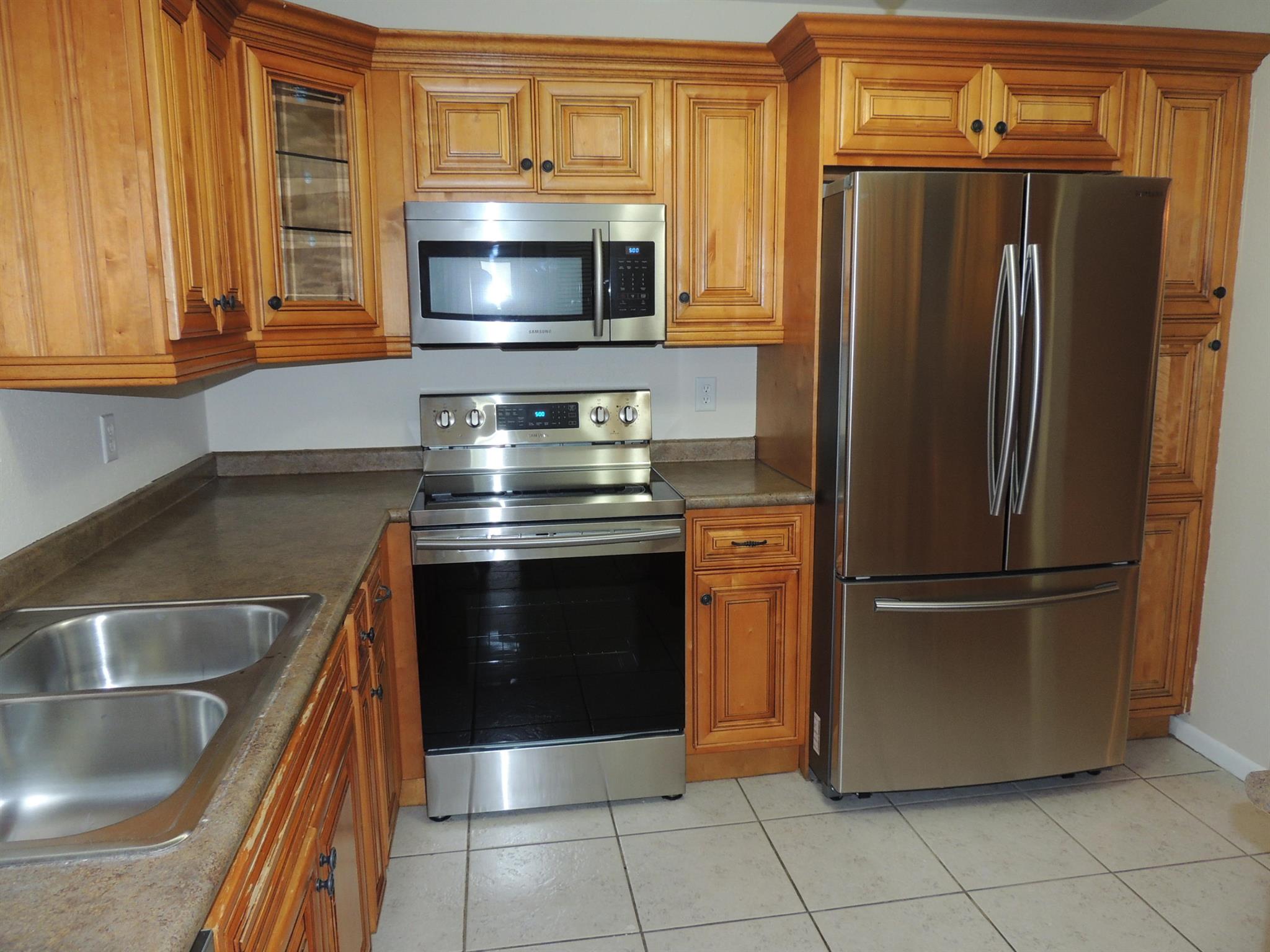 ABBEY PARK - Residential Lease