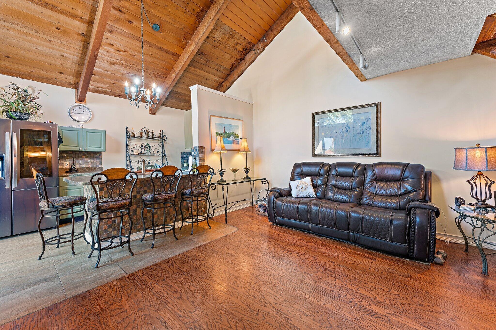 SEA LOFTERS CONDO - Residential