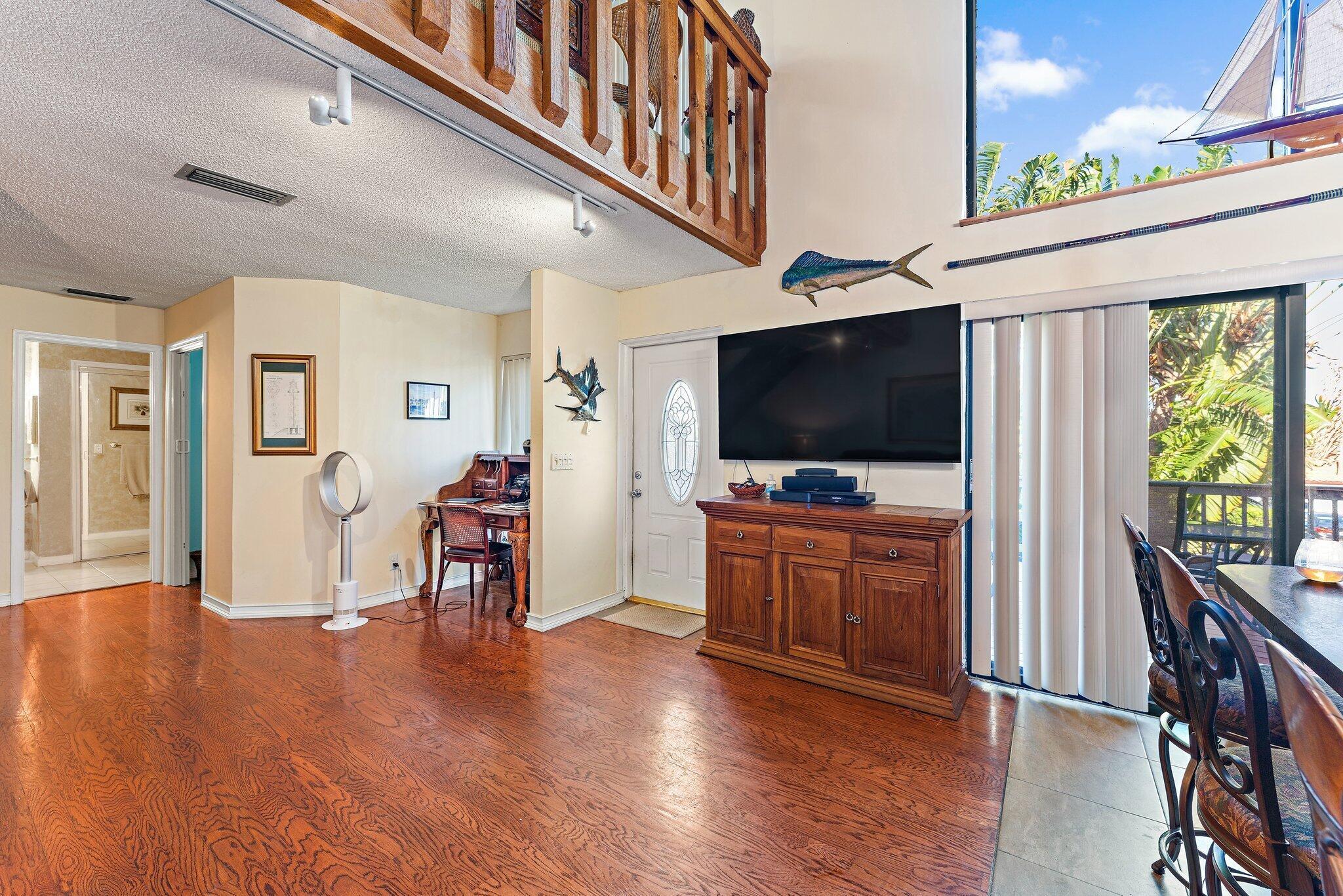 SEA LOFTERS CONDO - Residential