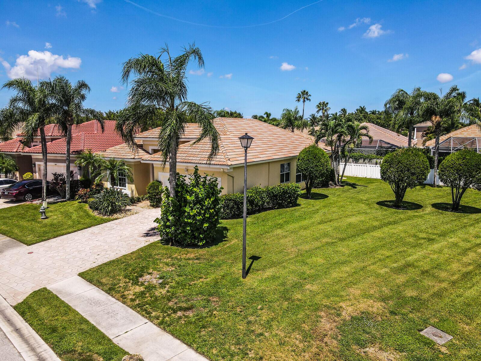 West Palm Beach, Florida 33411, United States, 3 Bedrooms Bedrooms, ,2 BathroomsBathrooms,Residential,Pending,209454