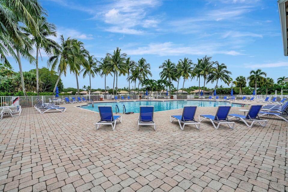 West Palm Beach, Florida 33411, United States, 3 Bedrooms Bedrooms, ,2 BathroomsBathrooms,Residential,Pending,209454