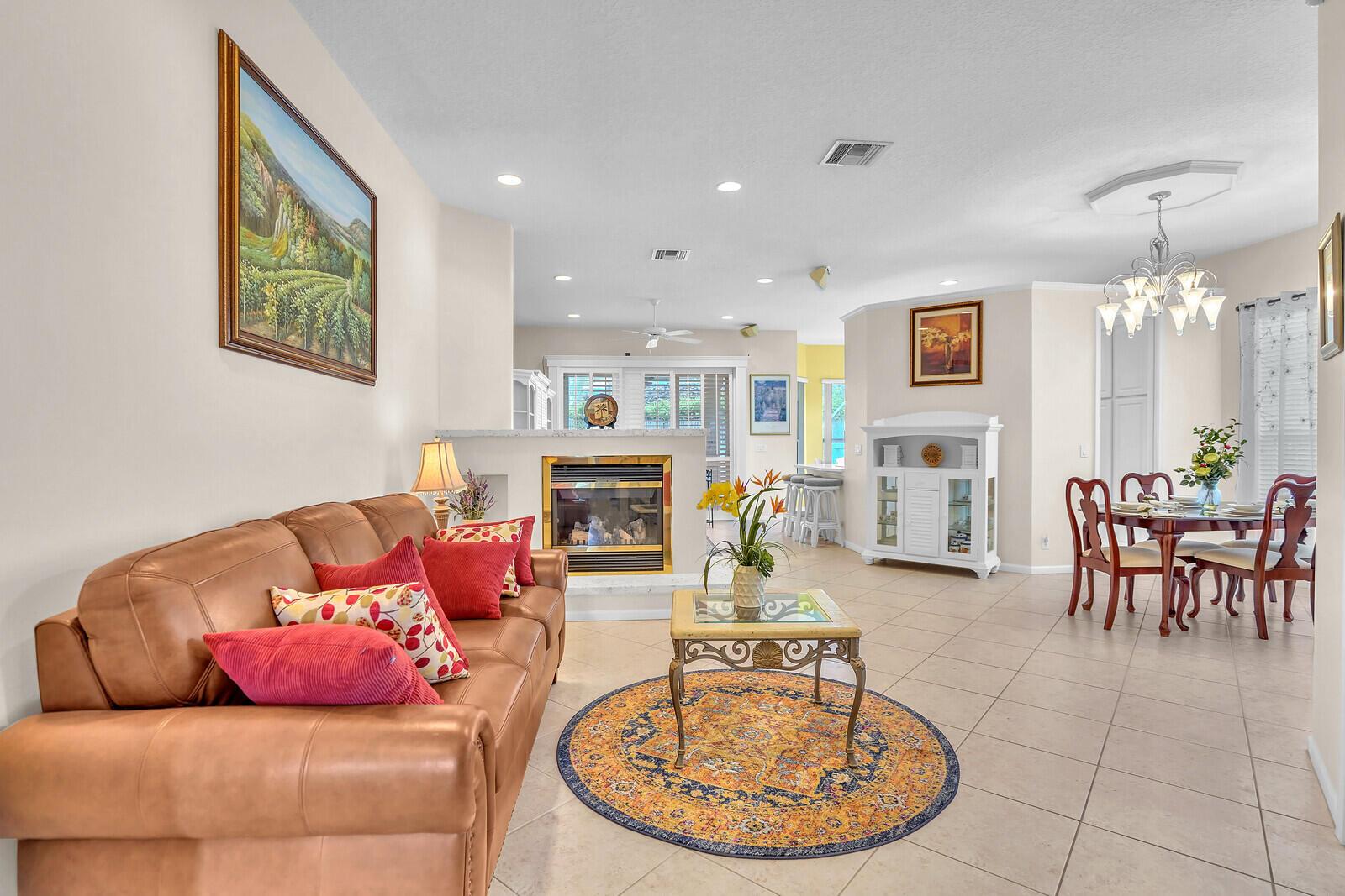 West Palm Beach, Florida 33411, United States, 3 Bedrooms Bedrooms, ,2 BathroomsBathrooms,Residential,Pending,209454