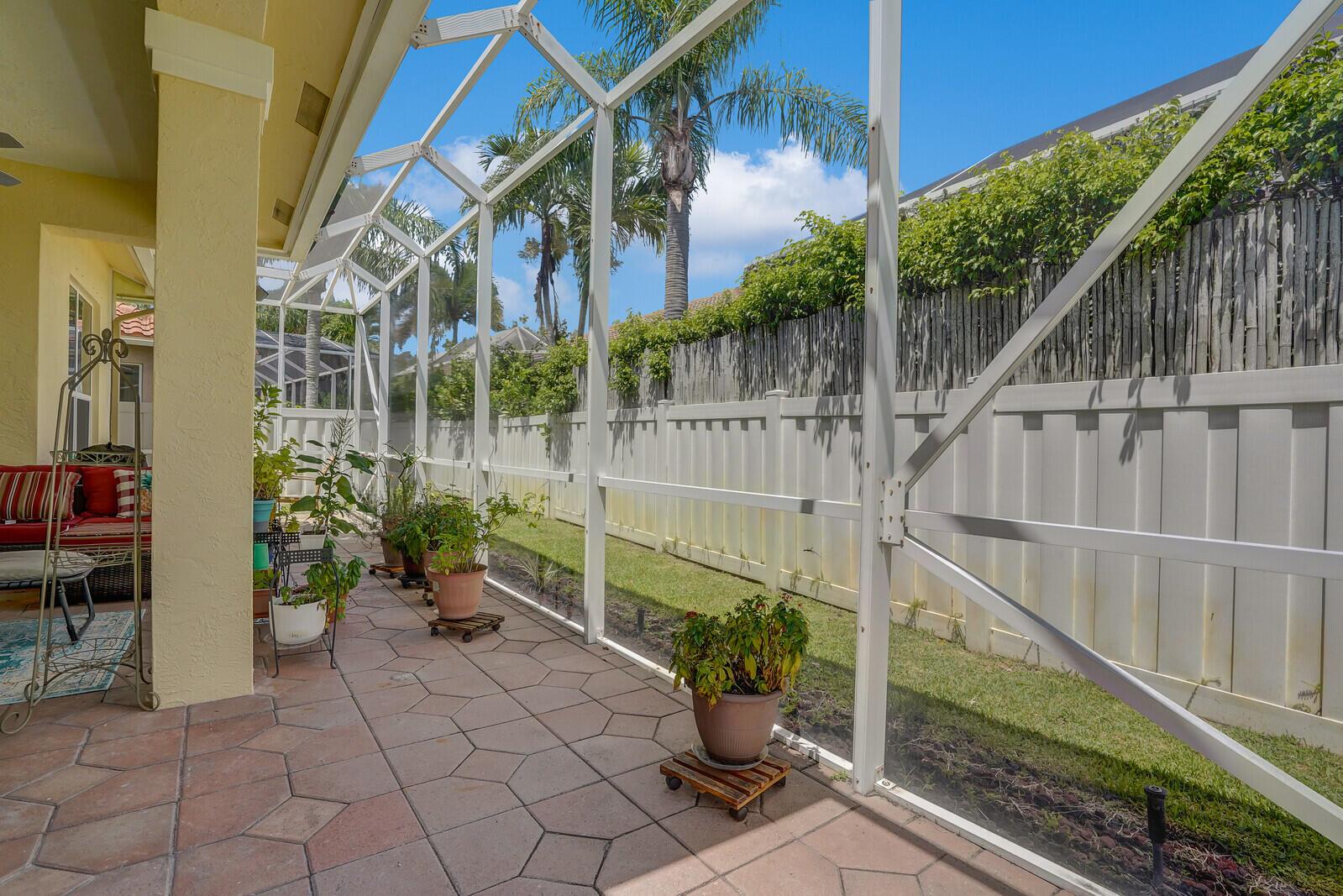 West Palm Beach, Florida 33411, United States, 3 Bedrooms Bedrooms, ,2 BathroomsBathrooms,Residential,Pending,209454