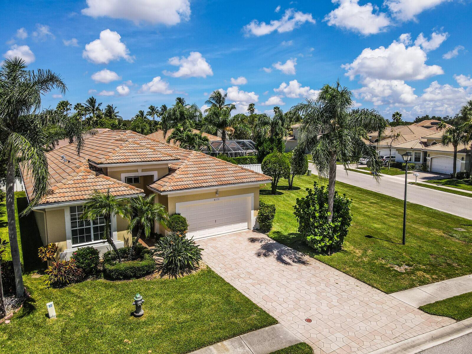 West Palm Beach, Florida 33411, United States, 3 Bedrooms Bedrooms, ,2 BathroomsBathrooms,Residential,Pending,209454