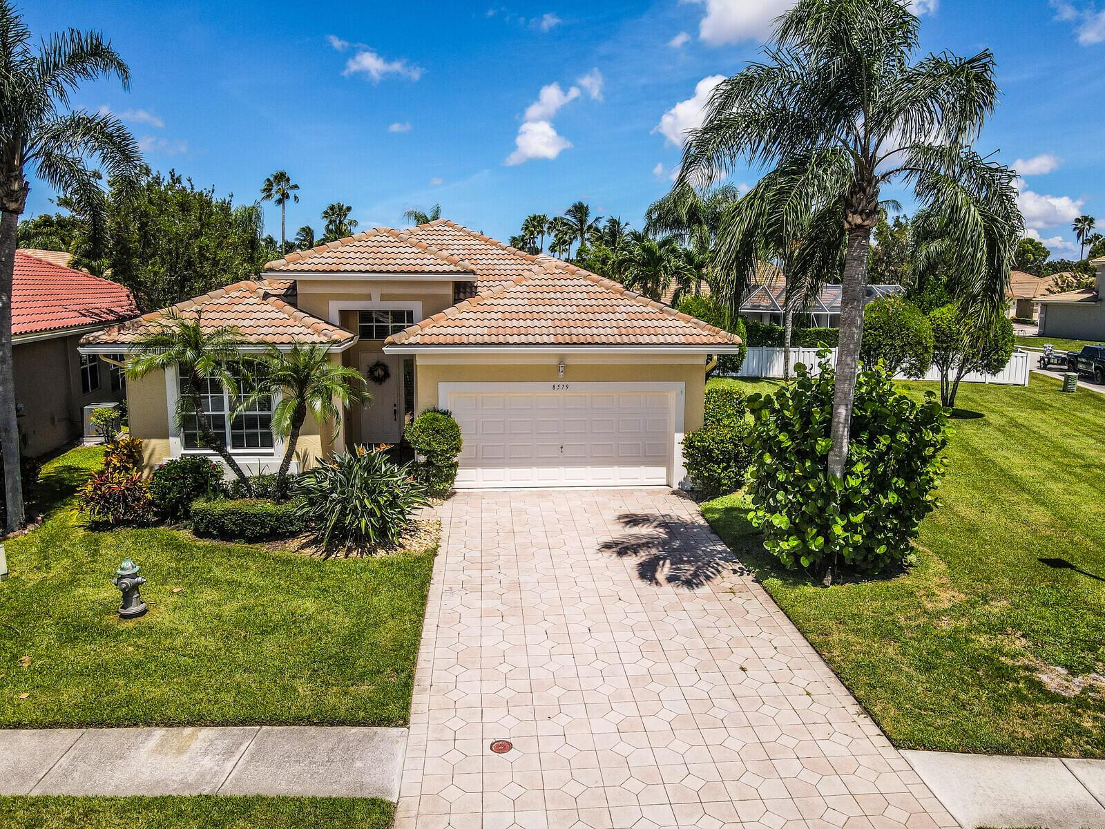 West Palm Beach, Florida 33411, United States, 3 Bedrooms Bedrooms, ,2 BathroomsBathrooms,Residential,Pending,209454